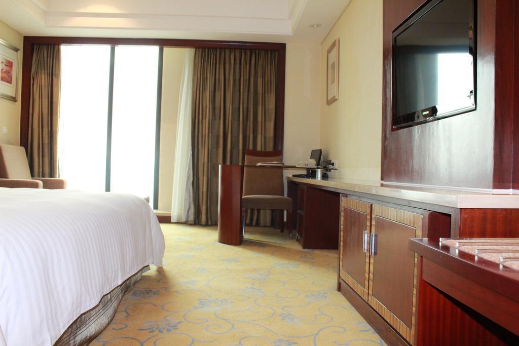 Daysun International Hotel Canton Esterno foto
